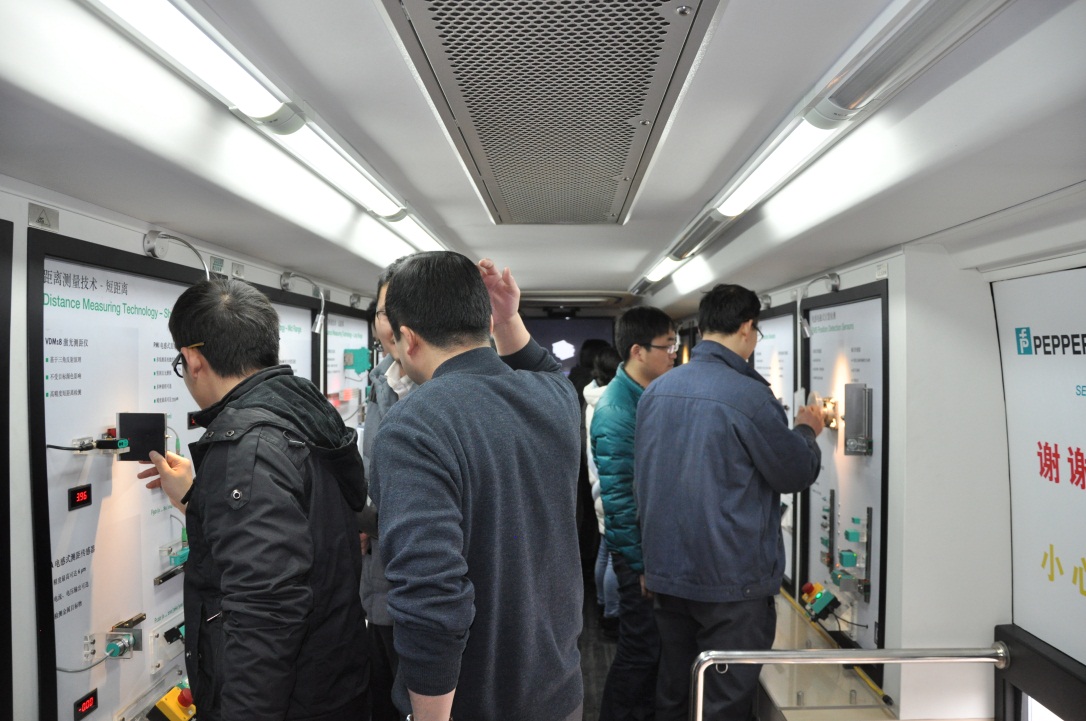 倍加福携多款传感器探访乐动网页登录公司-5.jpg